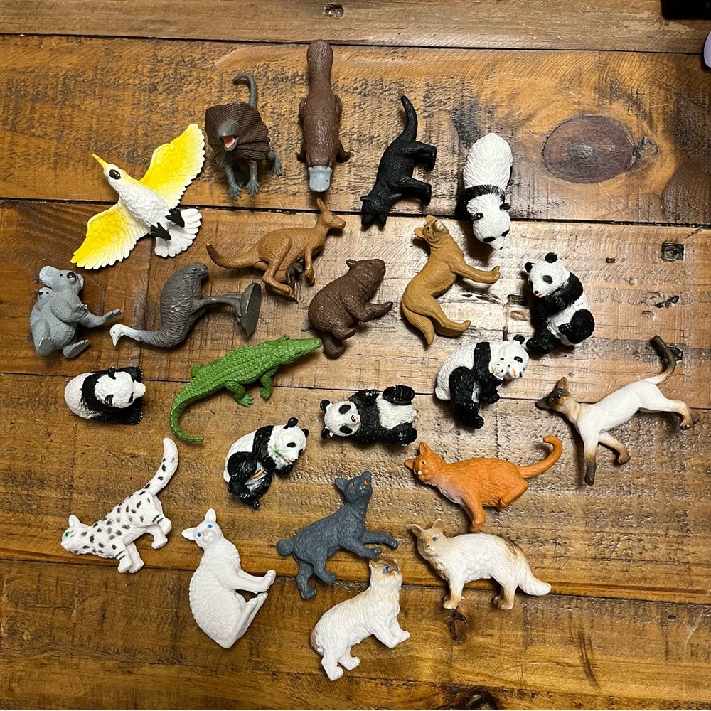 Safari Toobs Figures Animals Cats Australian Panda Bears Pandas Wild Domestic